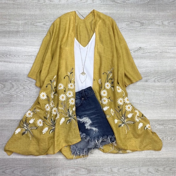 Daisy Kimono | MUSTARD - Picture 3 of 3